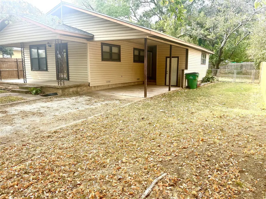 811 S Avenue H, Clifton, TX 76634 - Image #2