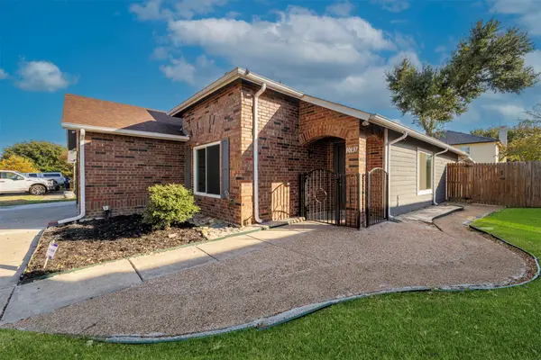 10137 Chapel Ridge Drive, Fort Worth, TX 76116