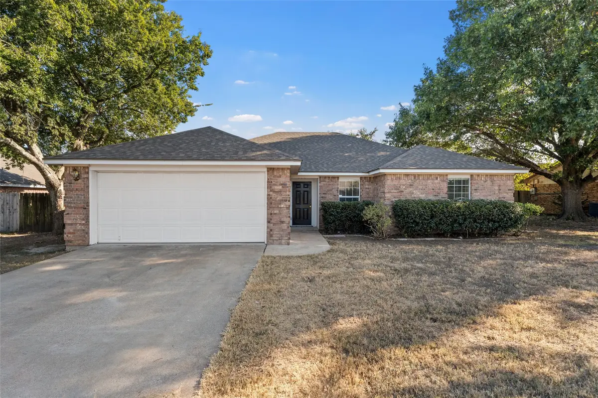 116 N Lindenwood Lane, Hewitt, TX 76643 - Image #1