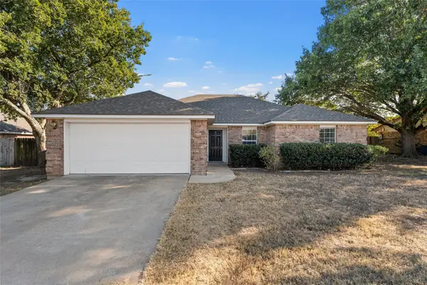 116 N Lindenwood Lane, Hewitt, TX 76643