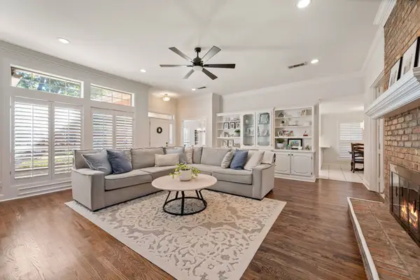 2824 Timber Hill Drive, Grapevine, TX 76051