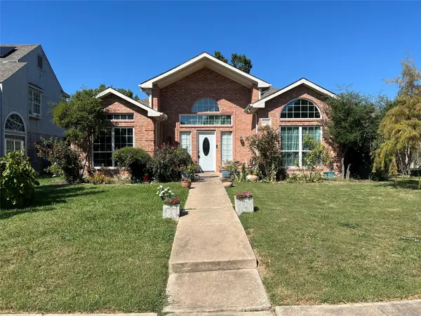 4002 Tropic Lane, Rowlett, TX 75088