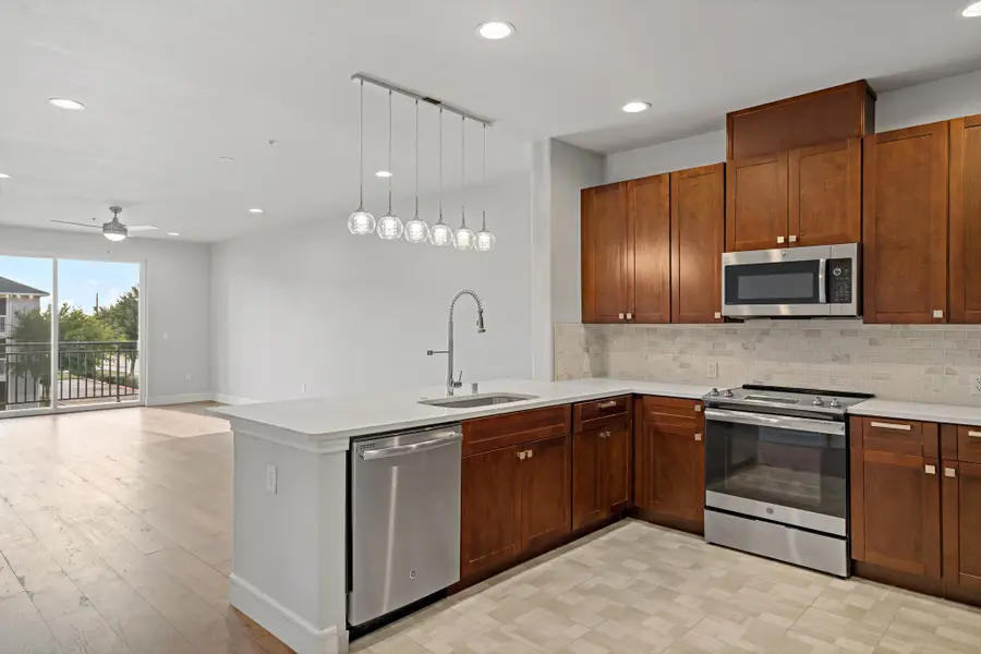 1220 W Trinity Mills #2011, Carrollton, TX 75006 - Image #2