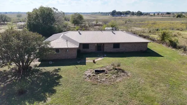 1393 NE County Road 2120 Road Ne, Powell, TX 75153