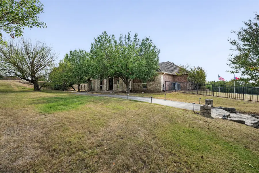 167 Duke Trail, Weatherford, TX 76088 - Image #2