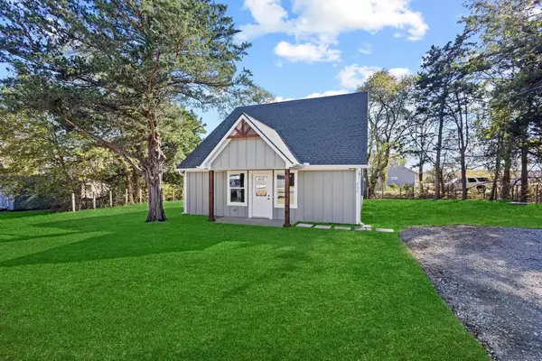 132 Pecan Drive, Pottsboro, TX 75076