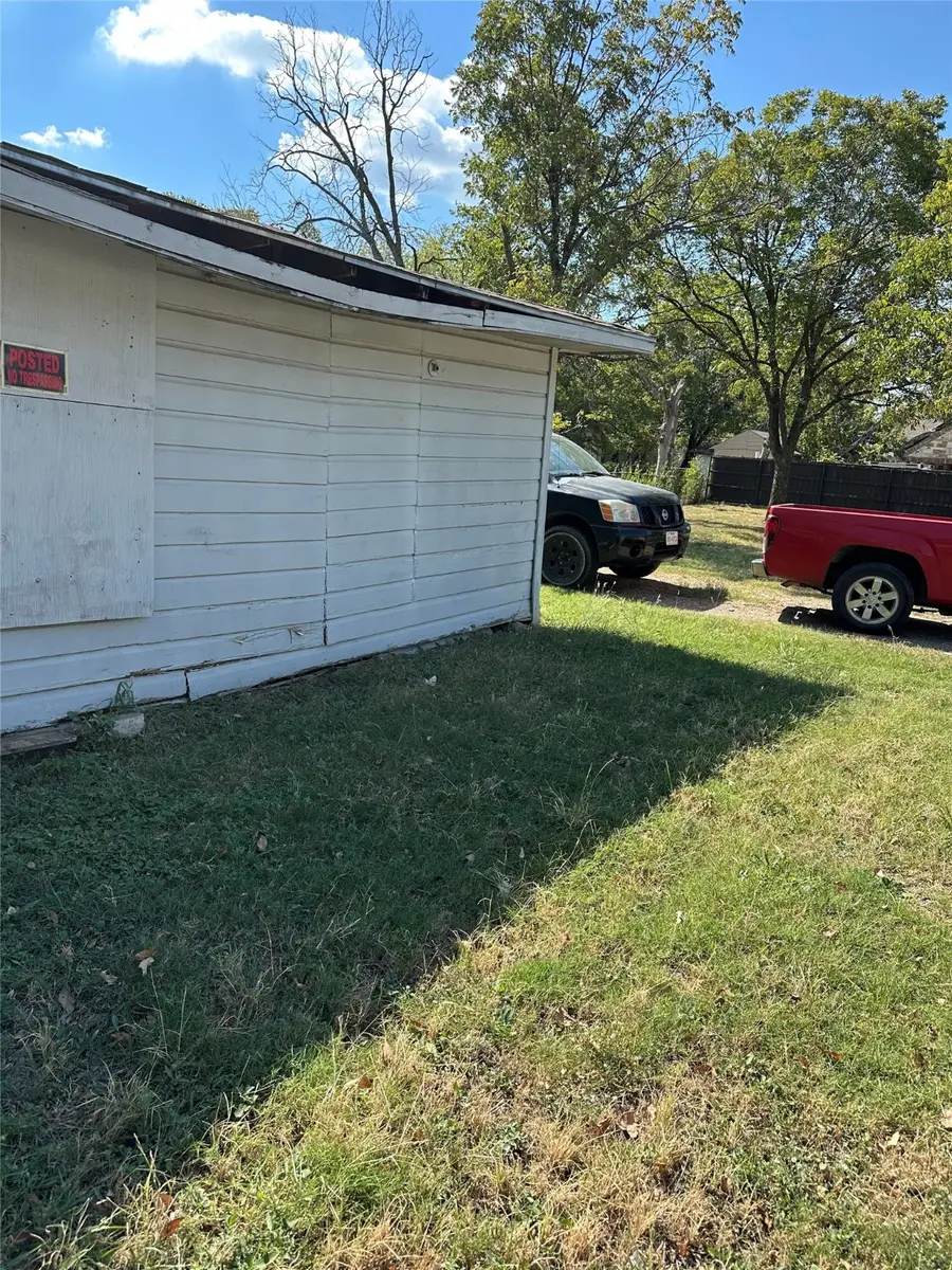 2435 Iroquois Street, Dallas, TX 75212 - Image #2