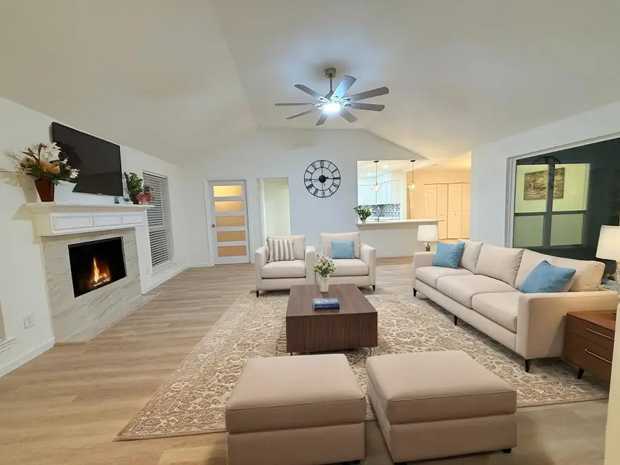 4029 Lonesome Trail, Plano, TX 75023 - Image #2