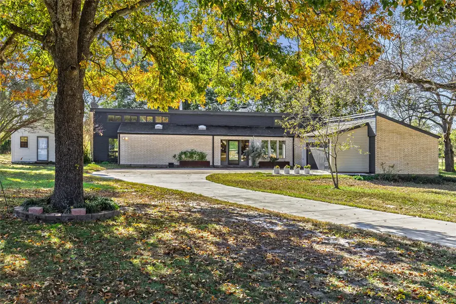 3092 Woodglen Drive, Commerce, TX 75428 - Image #3