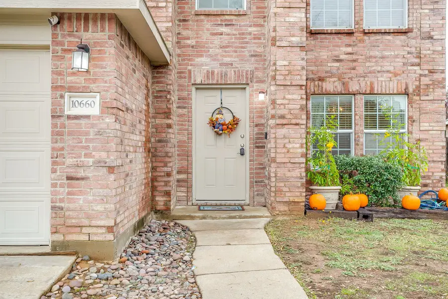10660 Flagstaff Run, Fort Worth, TX 76140 - Image #3