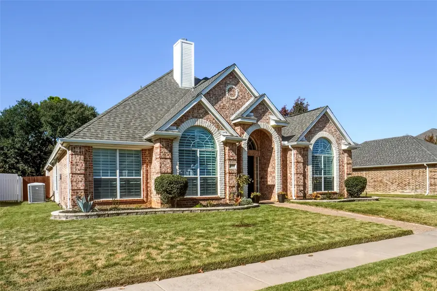 6908 Winthorp Drive, Arlington, TX 76001 - Image #2