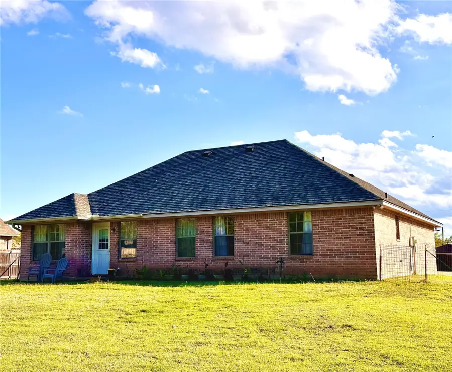 1001 Turkey Creek Court, Bridgeport, TX 76426 - Image #2