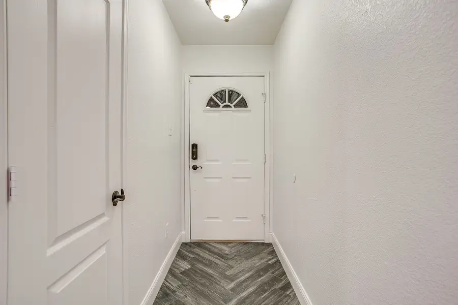 155 Ann Court, Azle, TX 76020 - Image #2