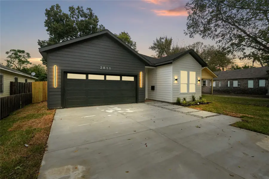 2811 Dorris Street, Dallas, TX 75215 - Image #2