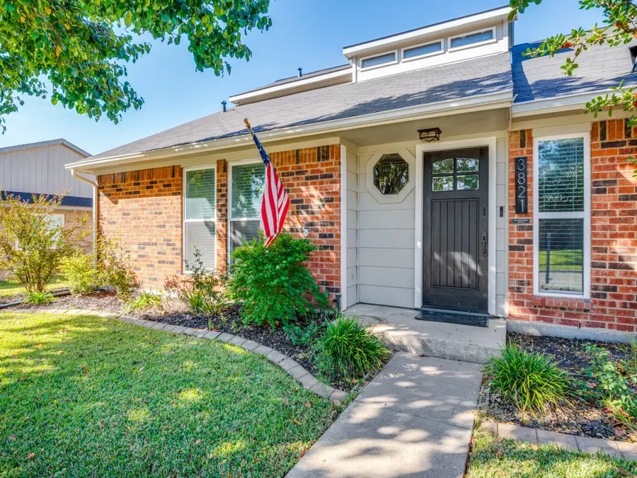 3821 Furneaux Lane, Carrollton, TX 75007 - Image #2