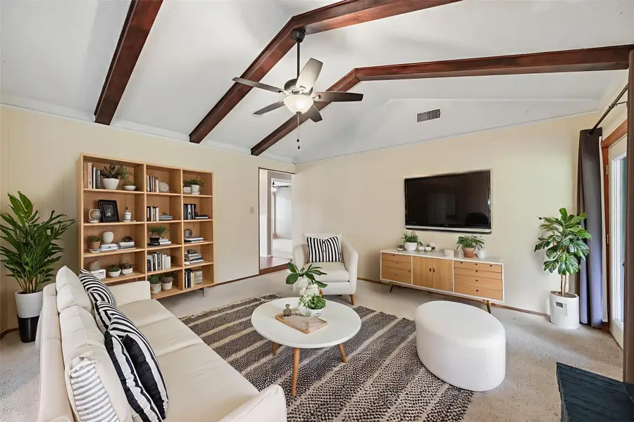 2105 Rockmoor Drive, Edgecliff Village, TX 76134 - Image #3