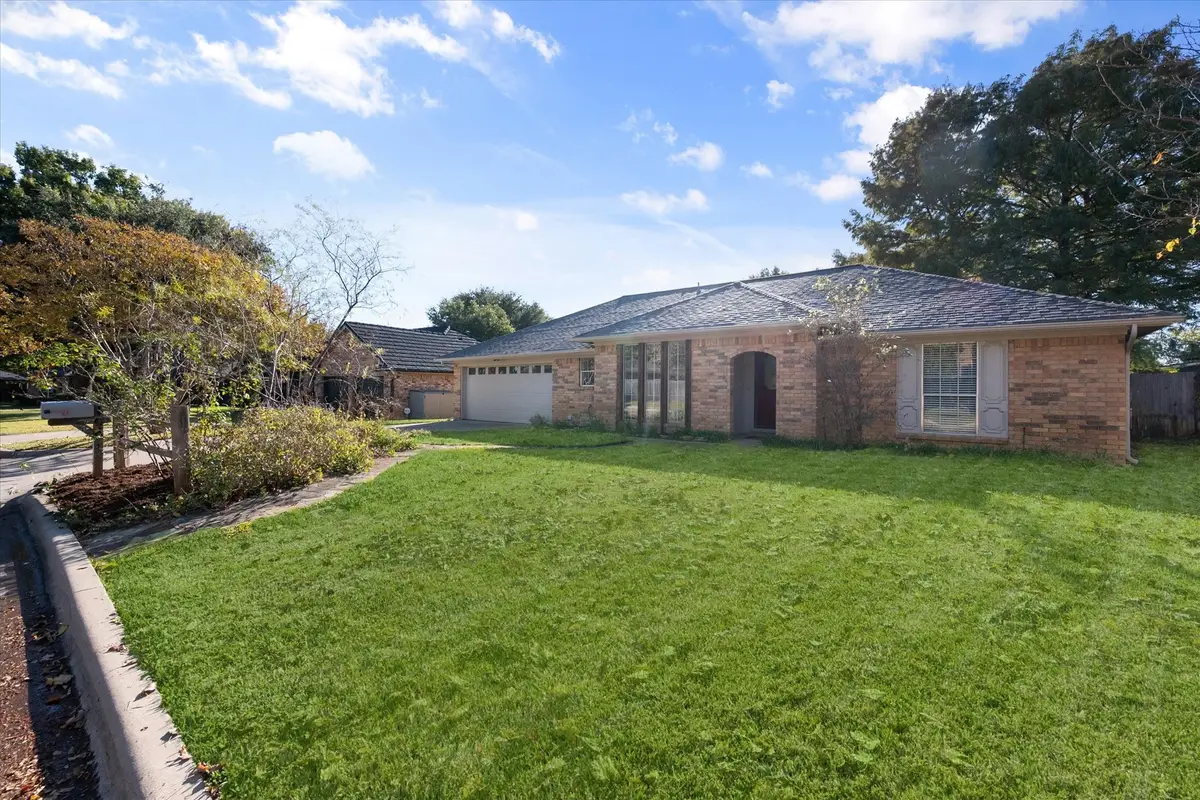 1106 Almond Drive, Mansfield, TX 76063 - Image #1