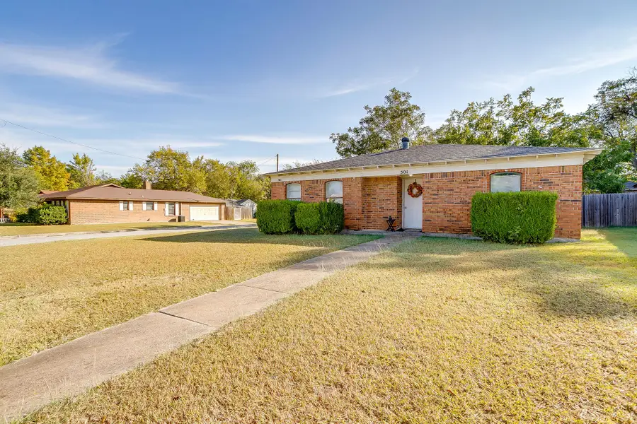 501 Allencrest Drive, White Settlement, TX 76108 - Image #3