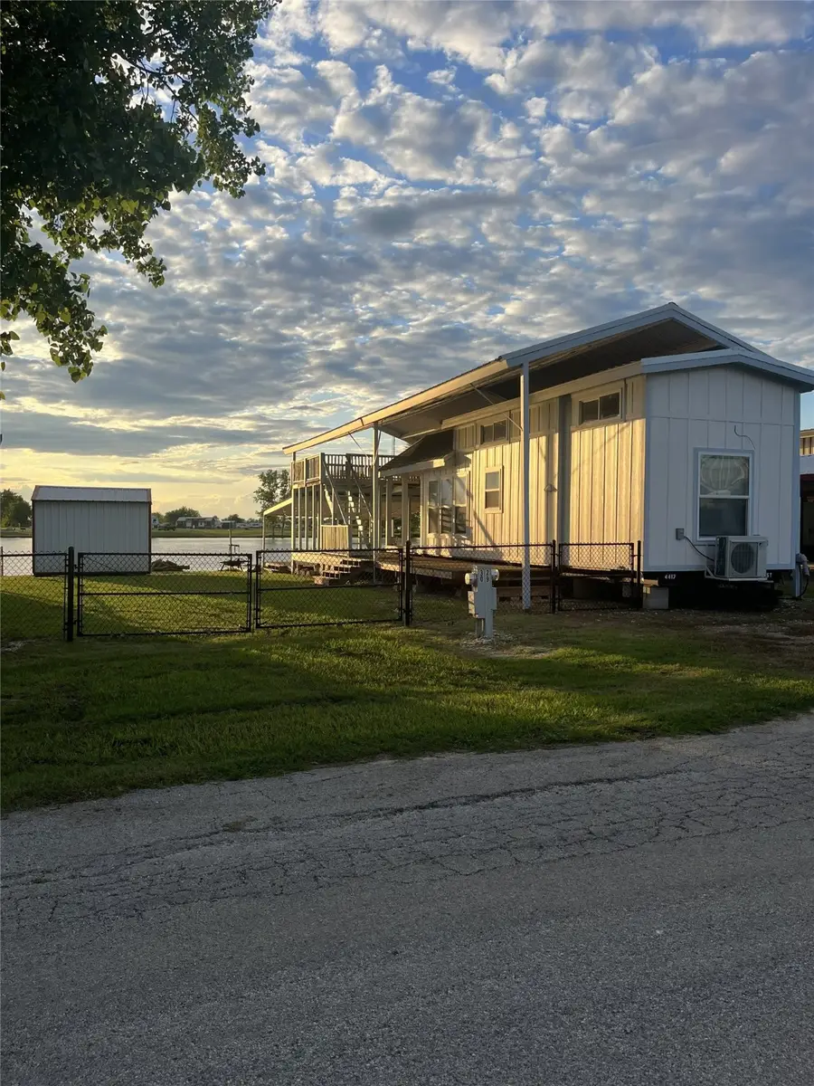 2054 Pelican Isle, Kerens, TX 75144 - Image #2