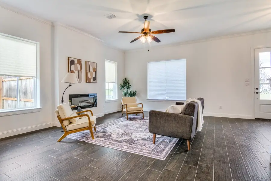 4017 Gallivant Drive, Granbury, TX 76049 - Image #2