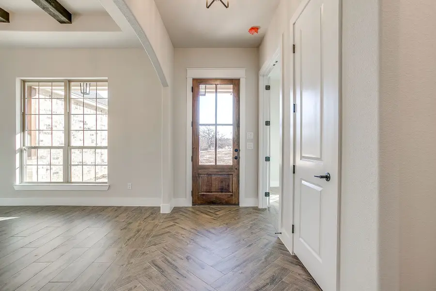 9025 Valley Oak Court, Springtown, TX 76082 - Image #3