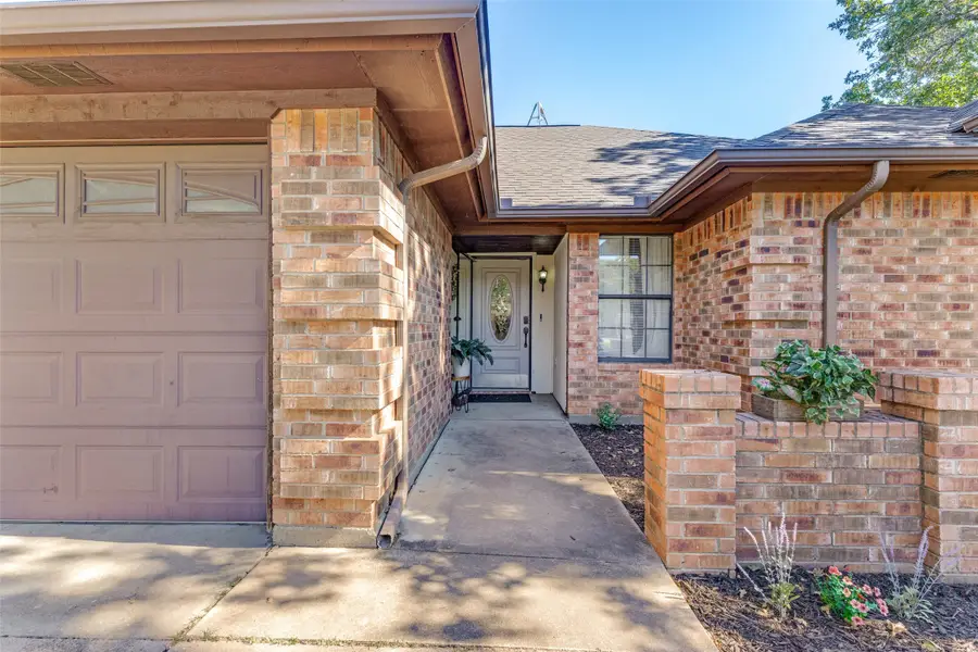 841 Amon Trail, Azle, TX 76020 - Image #3