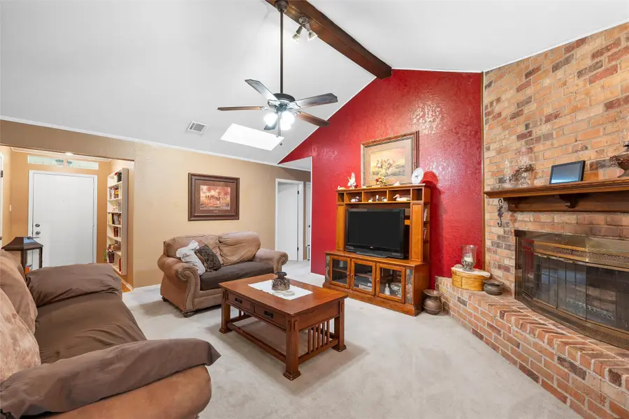 221 Crockett Lane, Hewitt, TX 76643 - Image #3