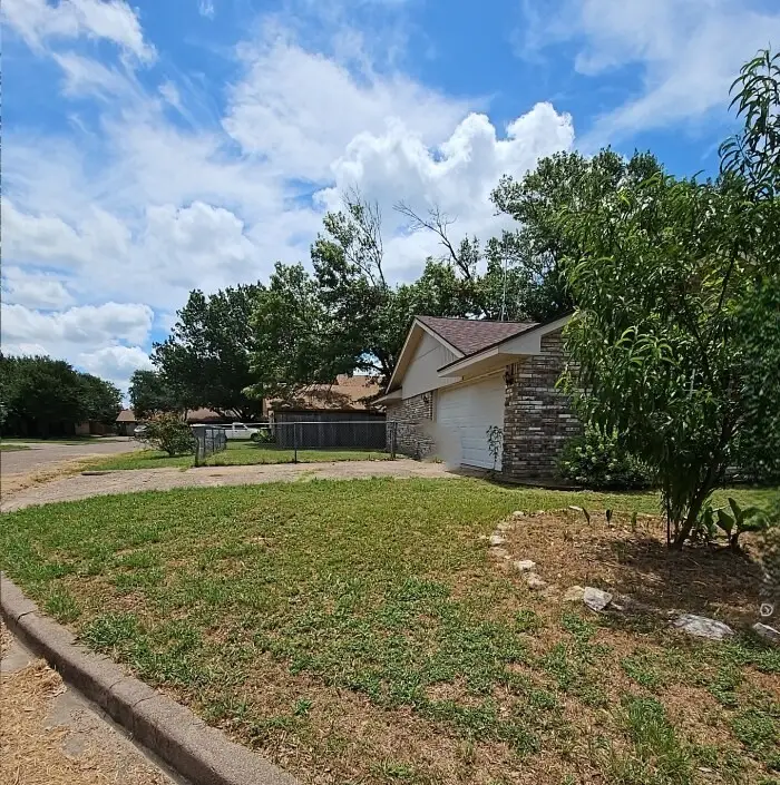910 Saint Charles Court, Marlin, TX 76661 - Image #3
