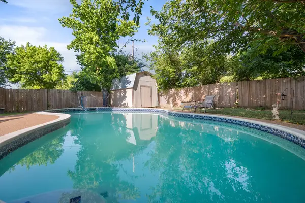 6616 Armando Avenue, Fort Worth, TX 76133