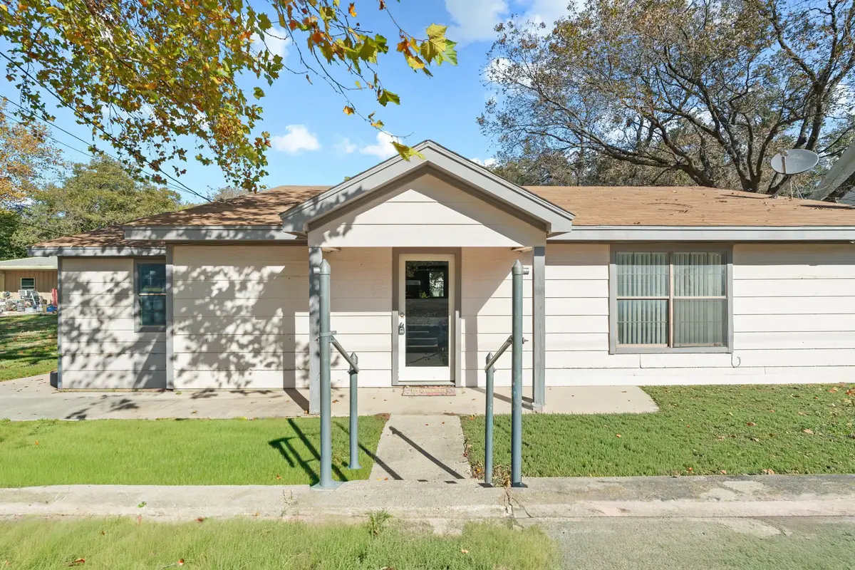 302 W Decatur Street, Chico, TX 76431 - Image #1