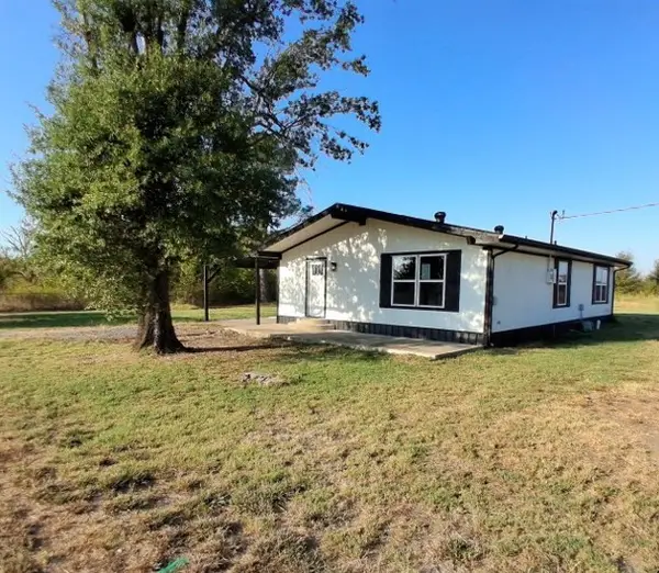 133 Farm Road 3132, Klondike, TX 75448