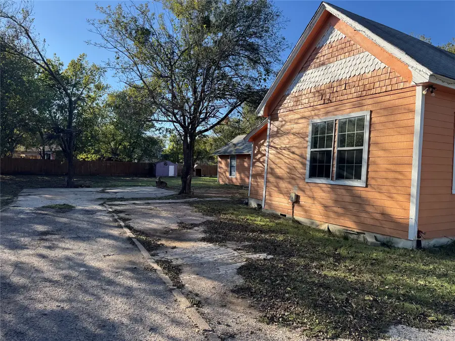 309 Elmo Street, Cleburne, TX 76031 - Image #3