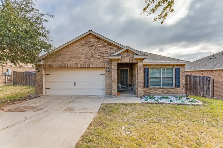 165 Buffalo Ridge Drive, Newark, TX 76071 - Image #2