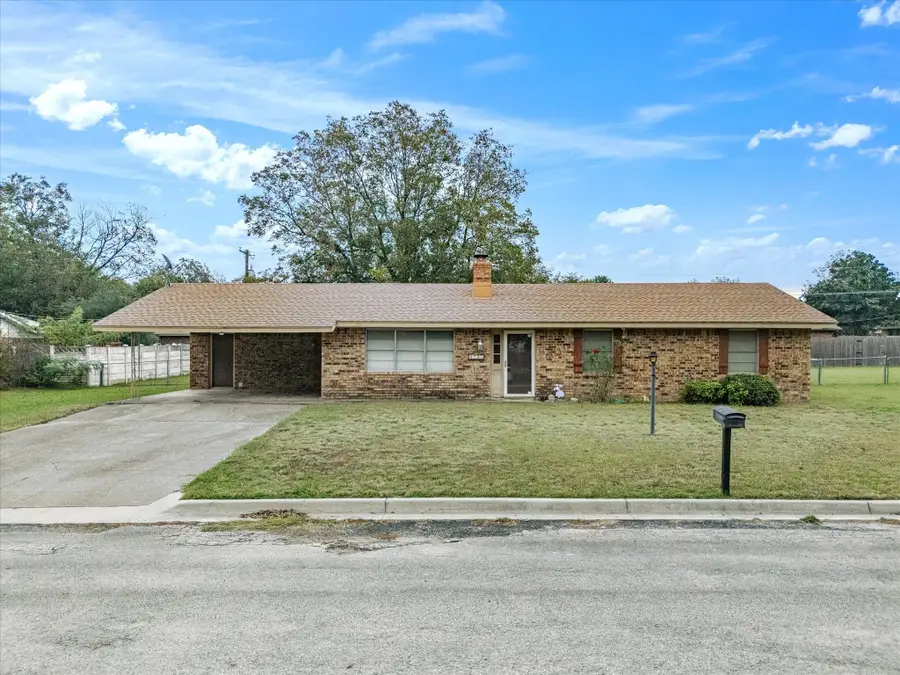 1207 Zahara Street, Bowie, TX 76230 - Image #3