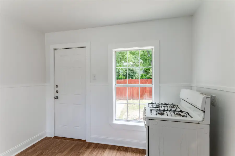 3109 S Wesleyan Drive, Fort Worth, TX 76105 - Image #2