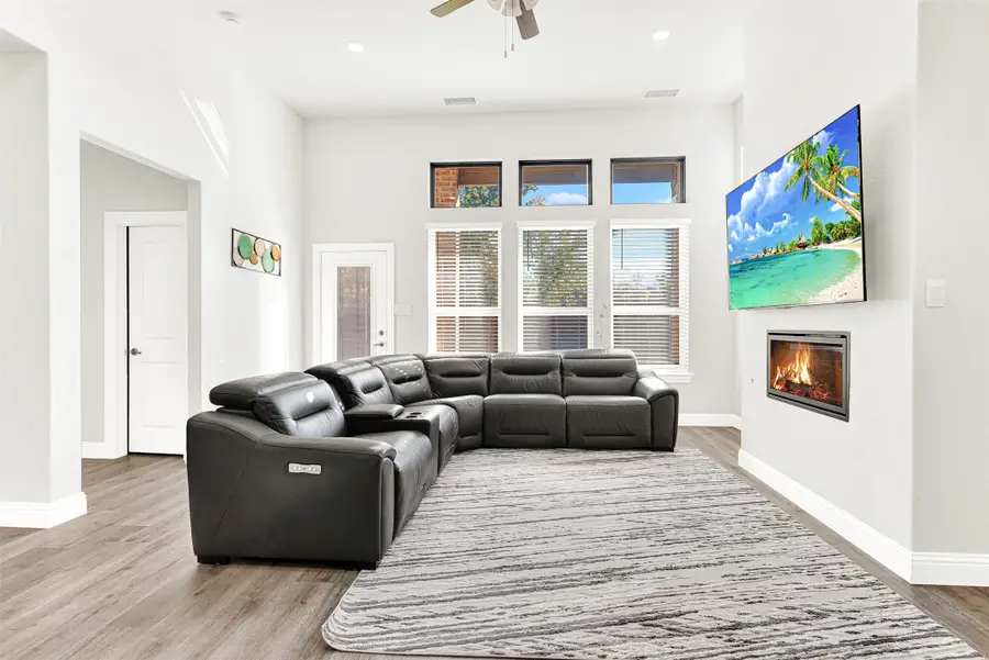 545 Willowmore Drive, Little Elm, TX 75068 - Image #2