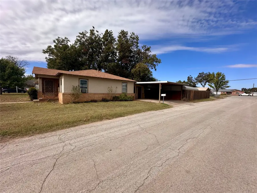 1000 W Custer Street, Seymour, TX 76380 - Image #2