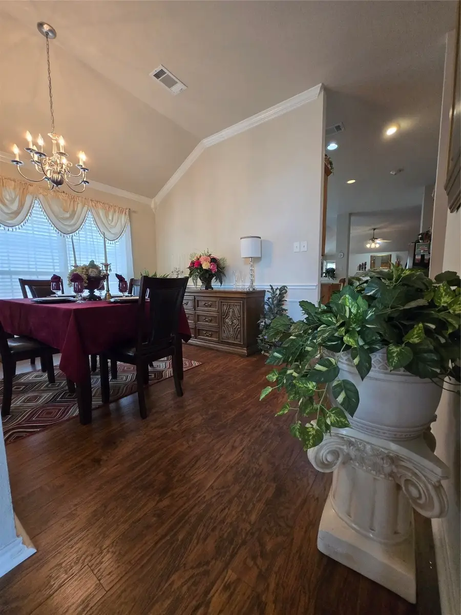 5855 Lorenzo Drive, Grand Prairie, TX 75052 - Image #3