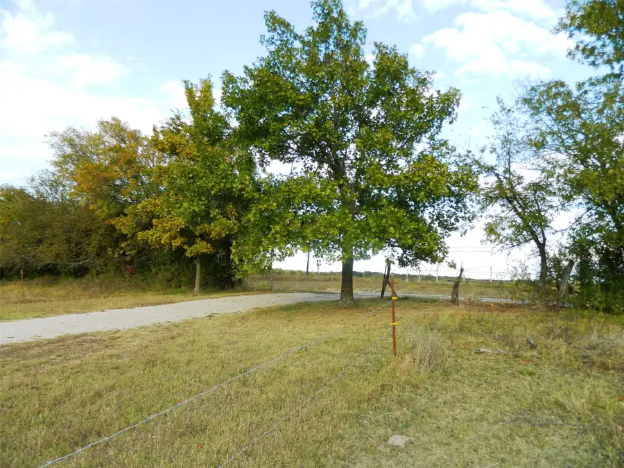 6323 Fm 896 Highway, Bonham, TX 75418 - Image #3