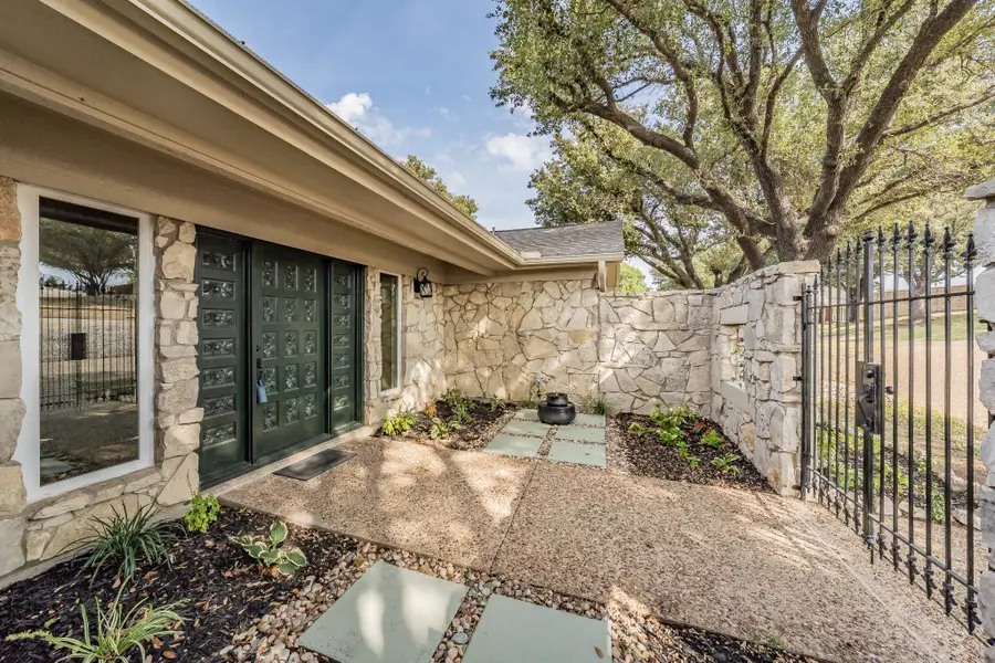 7408 Golf Club Drive, Fort Worth, TX 76179 - Image #2