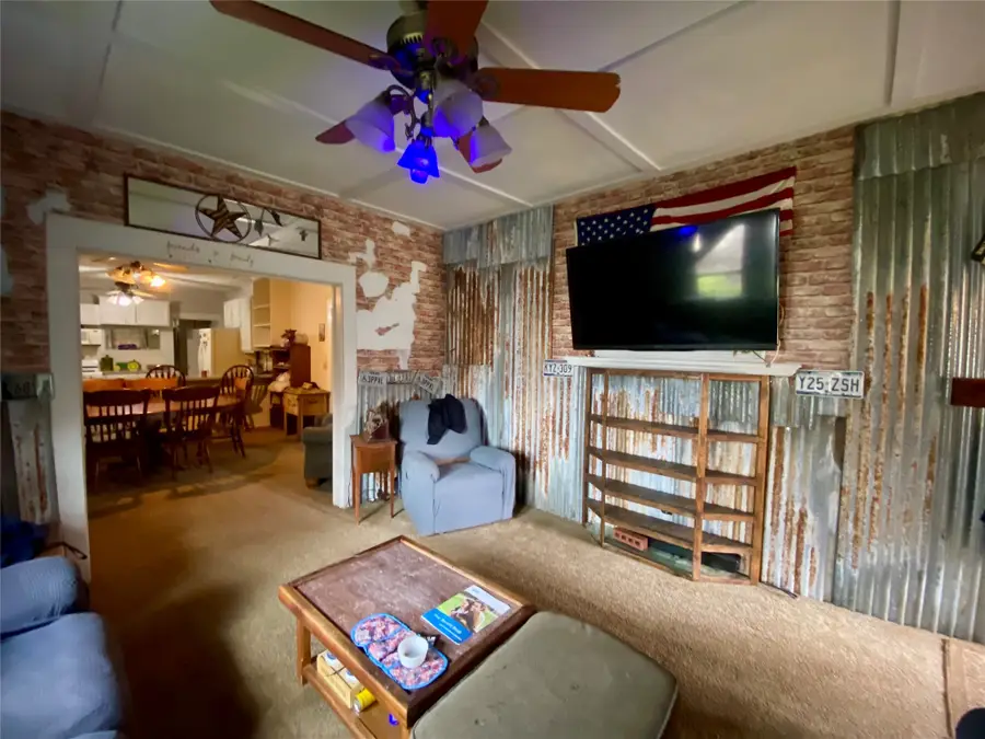 407 E Main Street, Whitesboro, TX 76273 - Image #3