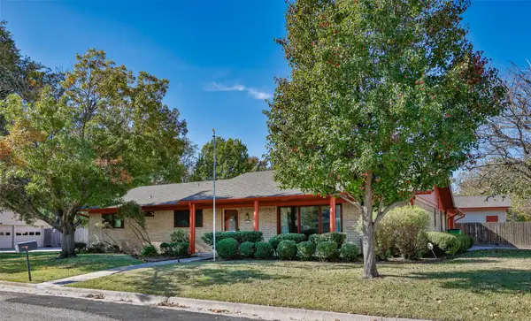 417 Willow Way, Gainesville, TX 76240