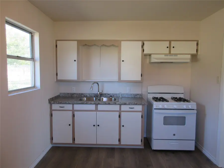 813 Live Oak Highway, Marlin, TX 76661 - Image #2