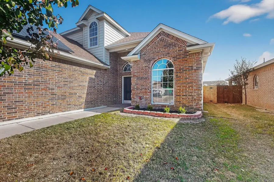 9716 Brenden Drive, Fort Worth, TX 76108 - Image #2