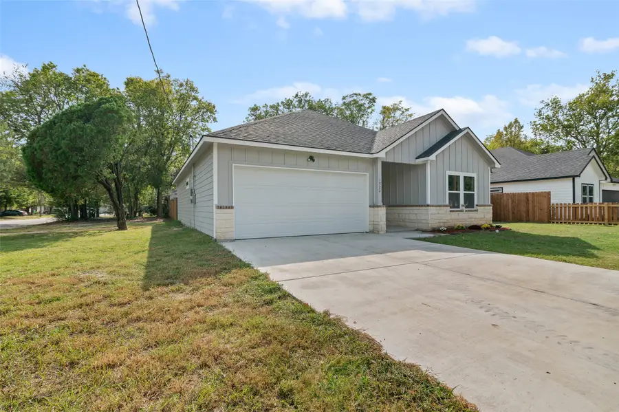 1522 Harris Street, Gainesville, TX 76240 - Image #3