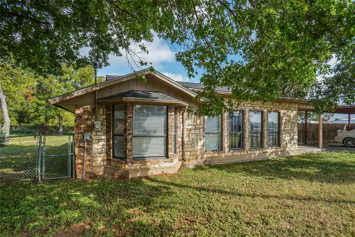 207 School House Road, Paradise, TX 76073 - Image #1