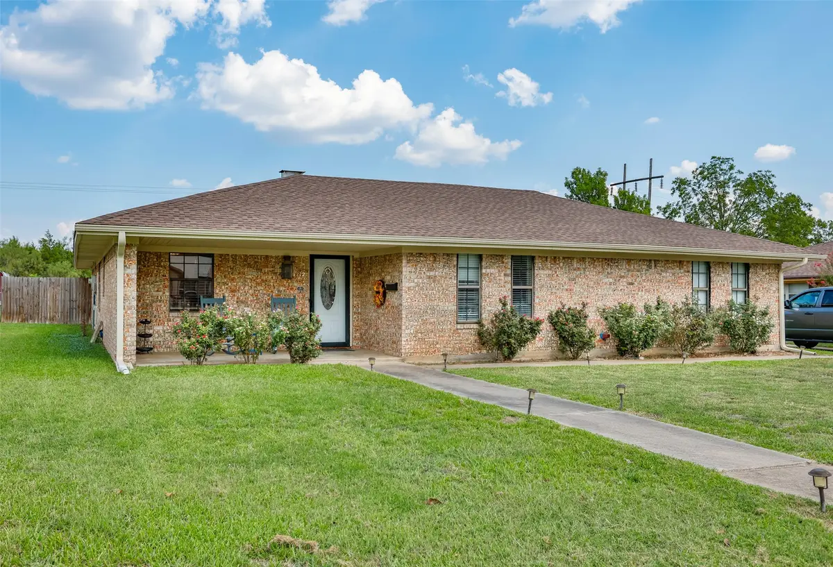 1212 Aspen Road, Gainesville, TX 76240 - Image #1