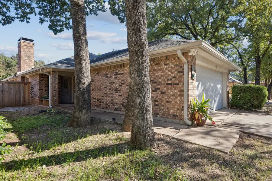 3104 Emerald Street, Bedford, TX 76021 - Image #3