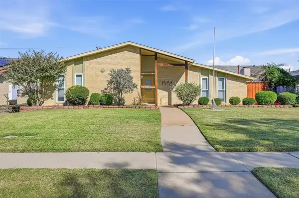 1525 Carnation Drive, Lewisville, TX 75067