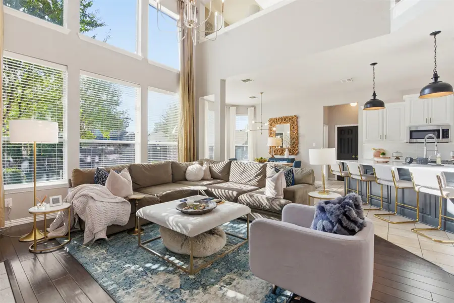 2537 Clearlake Drive, Grand Prairie, TX 75054 - Image #3